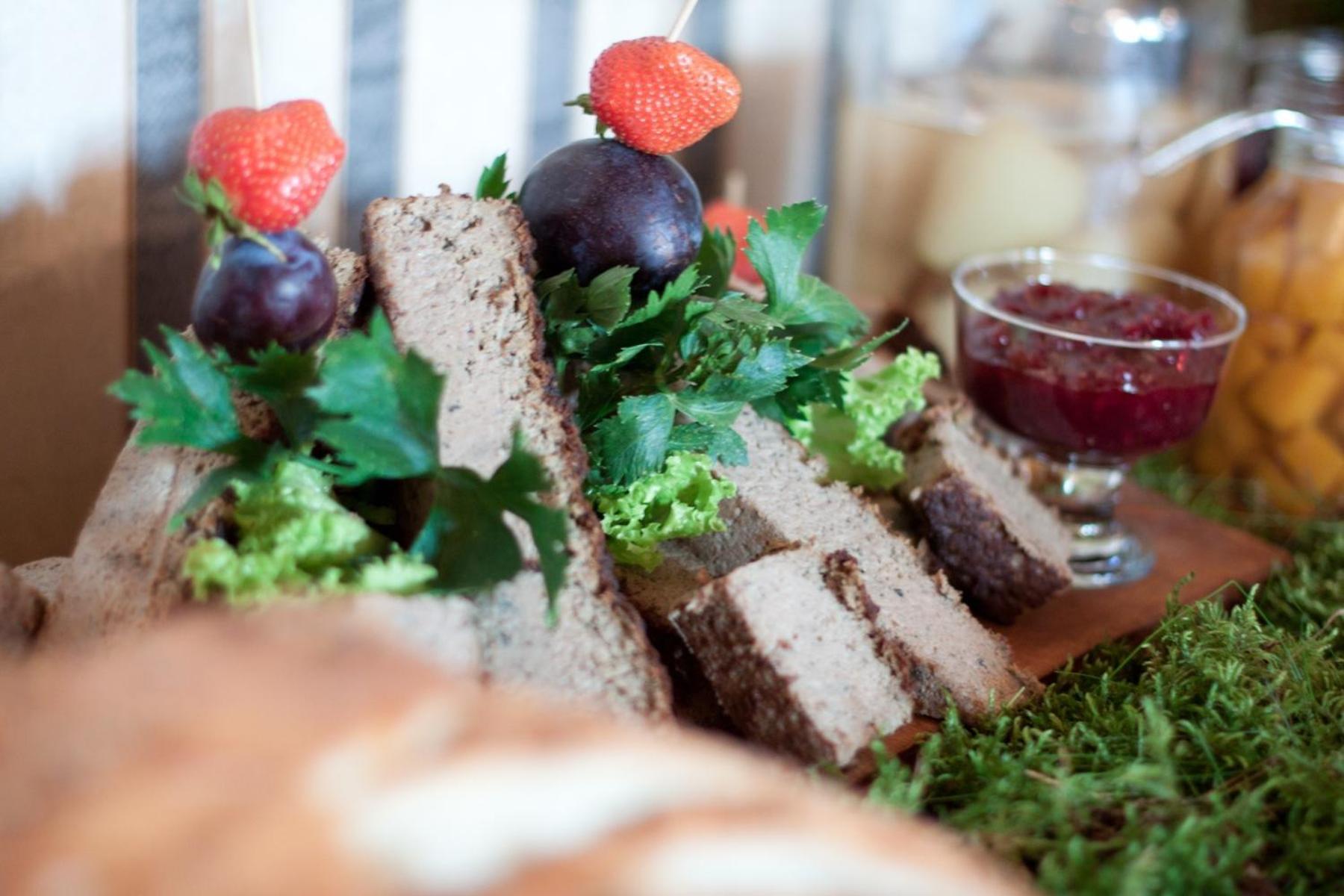 Bialy Dwor Bed & Breakfast Kwidzyn Bagian luar foto