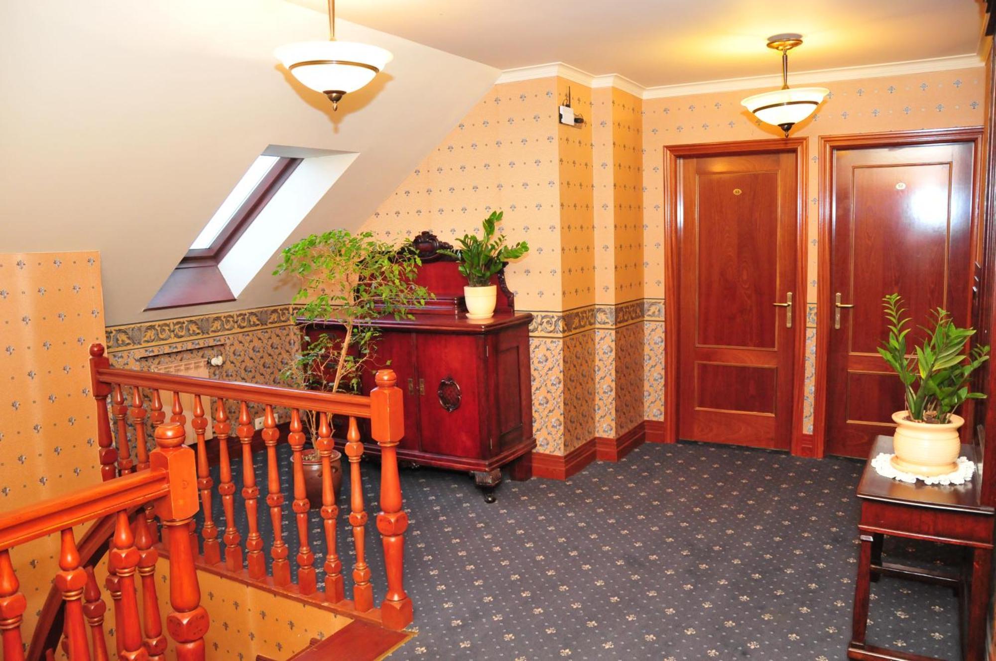 Bialy Dwor Bed & Breakfast Kwidzyn Bagian luar foto