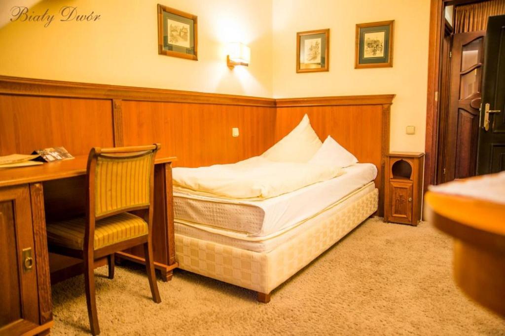 Bialy Dwor Bed & Breakfast Kwidzyn Ruang foto