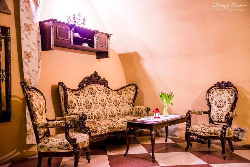 Bialy Dwor Bed & Breakfast Kwidzyn Bagian luar foto