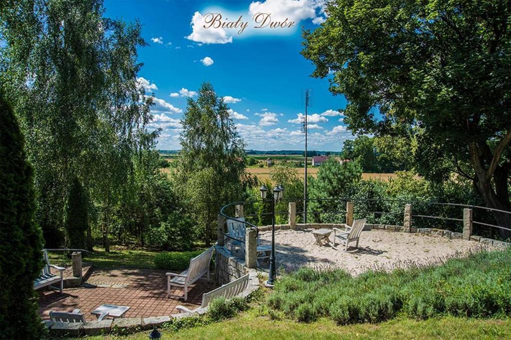 Bialy Dwor Bed & Breakfast Kwidzyn Bagian luar foto