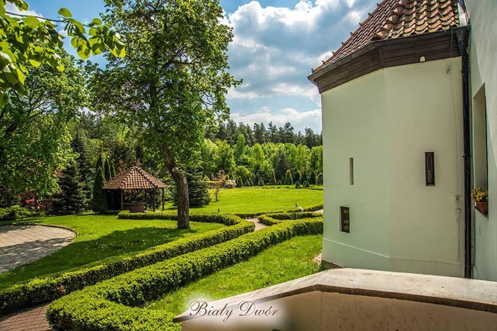 Bialy Dwor Bed & Breakfast Kwidzyn Bagian luar foto