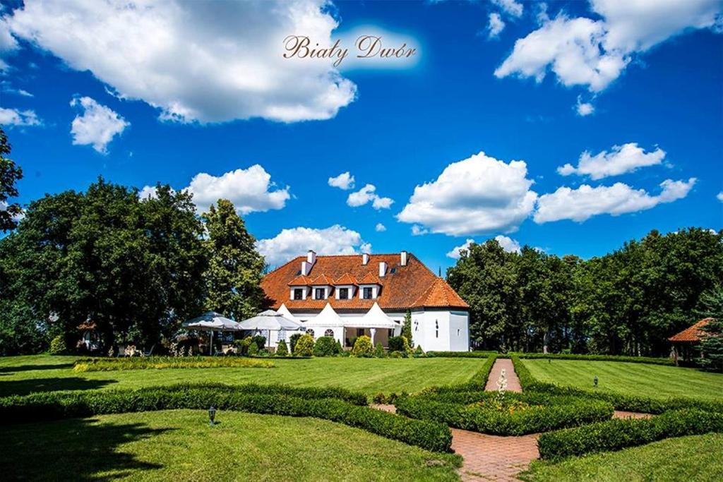 Bialy Dwor Bed & Breakfast Kwidzyn Bagian luar foto