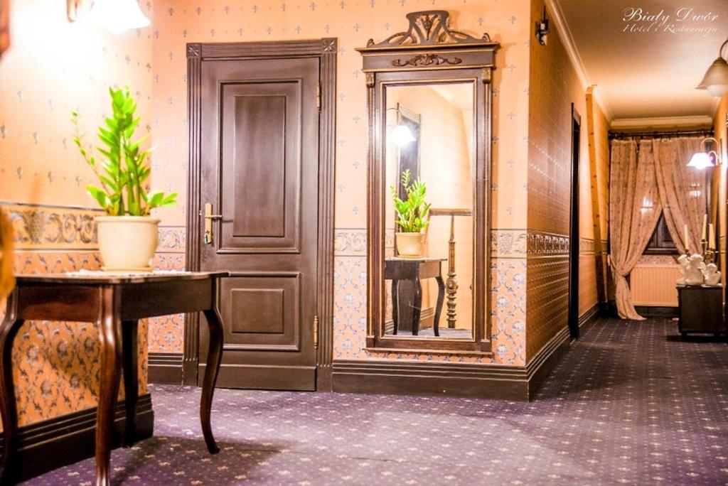 Bialy Dwor Bed & Breakfast Kwidzyn Bagian luar foto