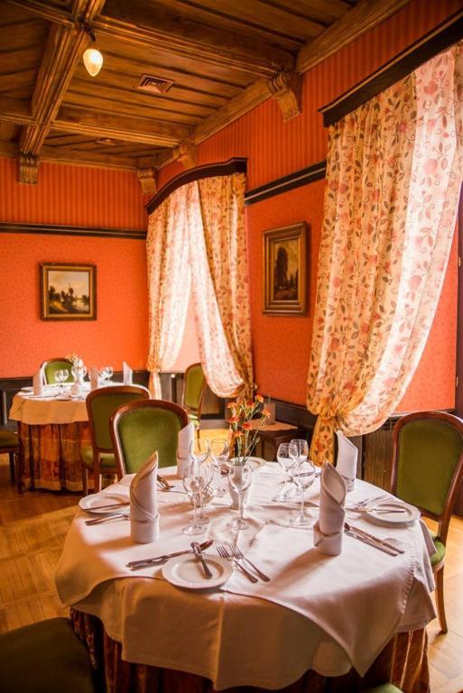 Bialy Dwor Bed & Breakfast Kwidzyn Bagian luar foto